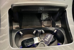 musta Mercedes-Benz E 2021 kuva 27.
