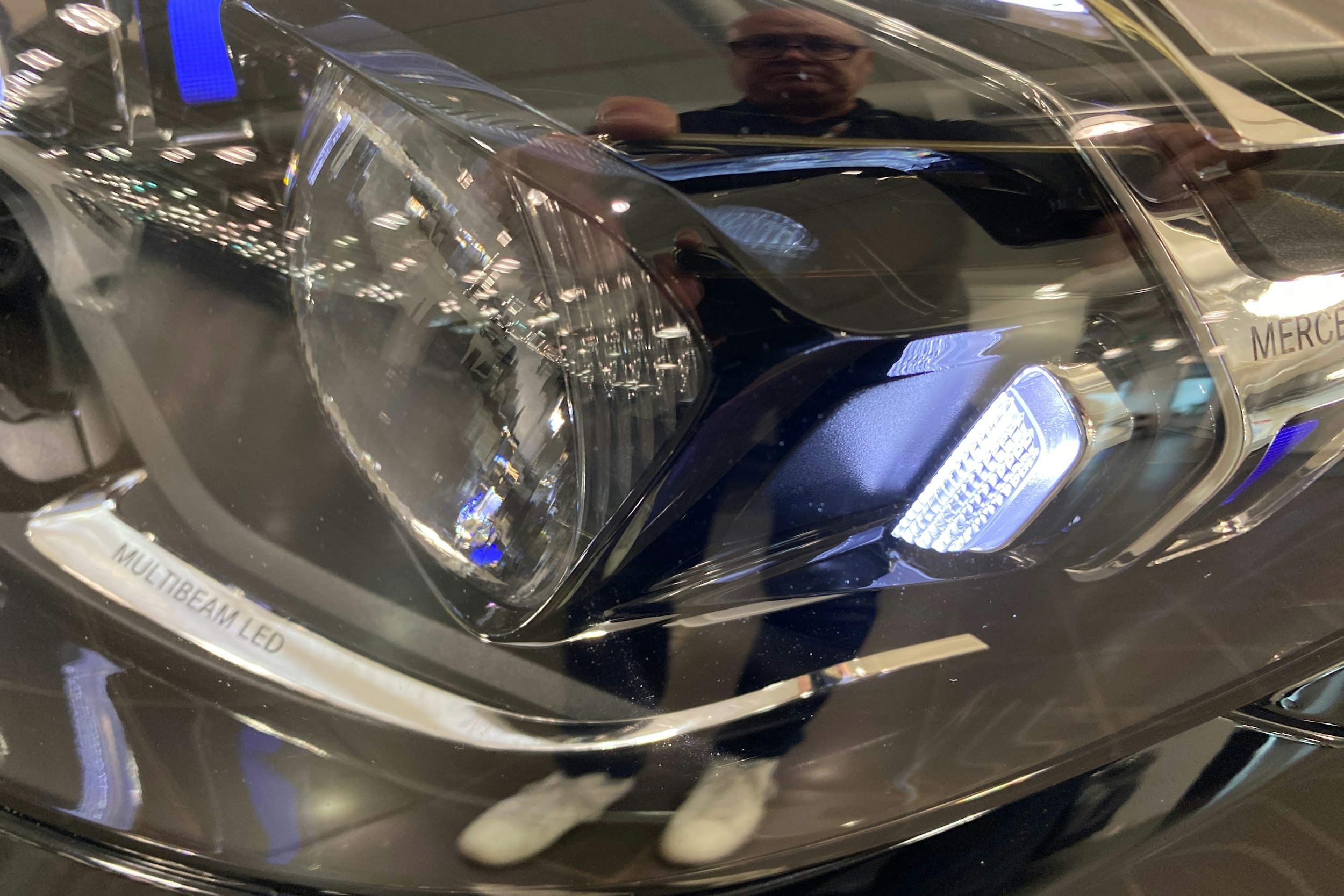 musta Mercedes-Benz E 2021 kuva 30.