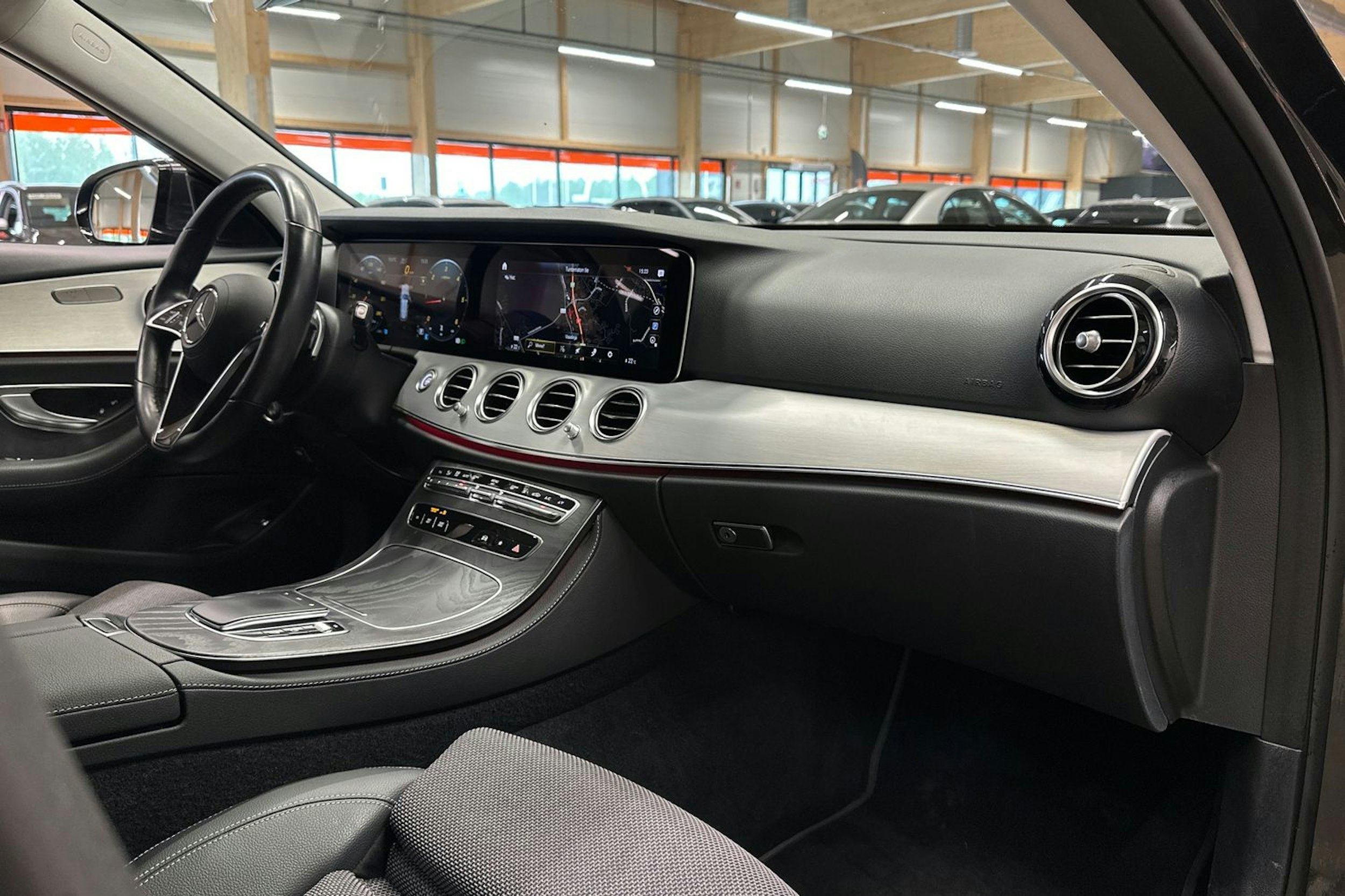 harmaa Mercedes-Benz E 2021 kuva 12.