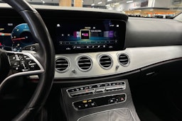 harmaa Mercedes-Benz E 2021 kuva 24.