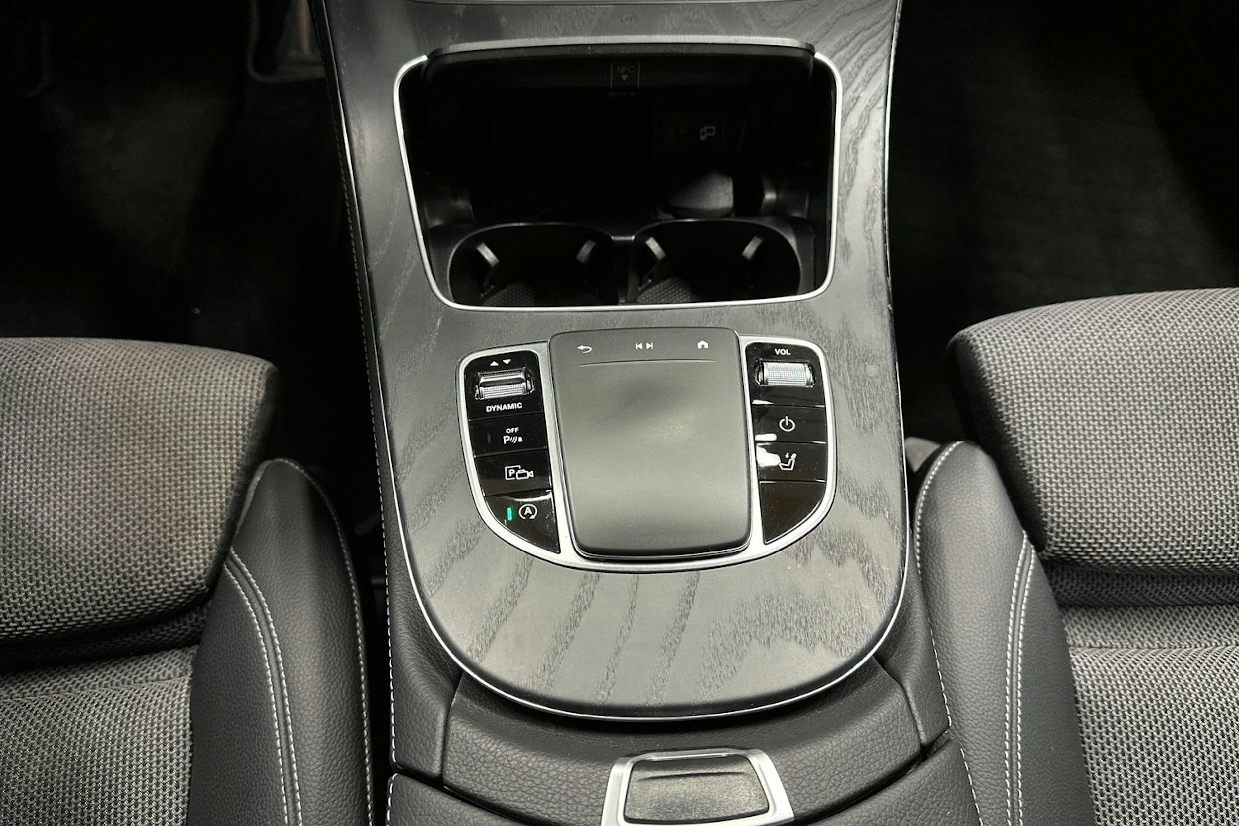 harmaa Mercedes-Benz E 2021 kuva 25.