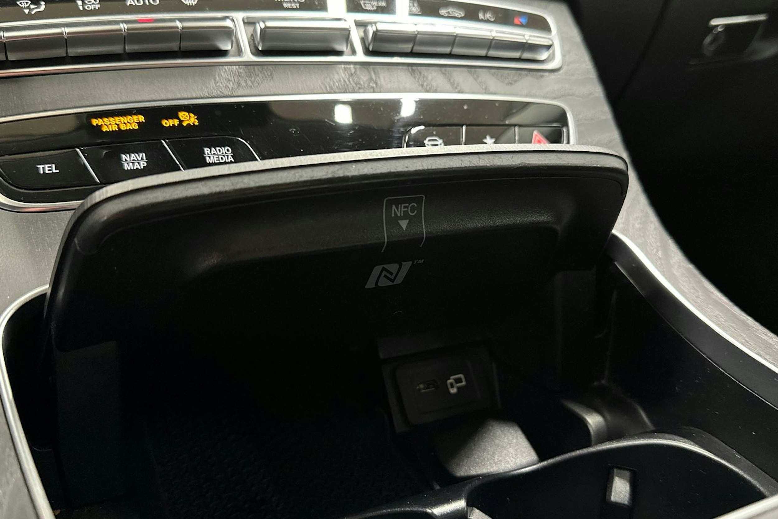harmaa Mercedes-Benz E 2021 kuva 26.