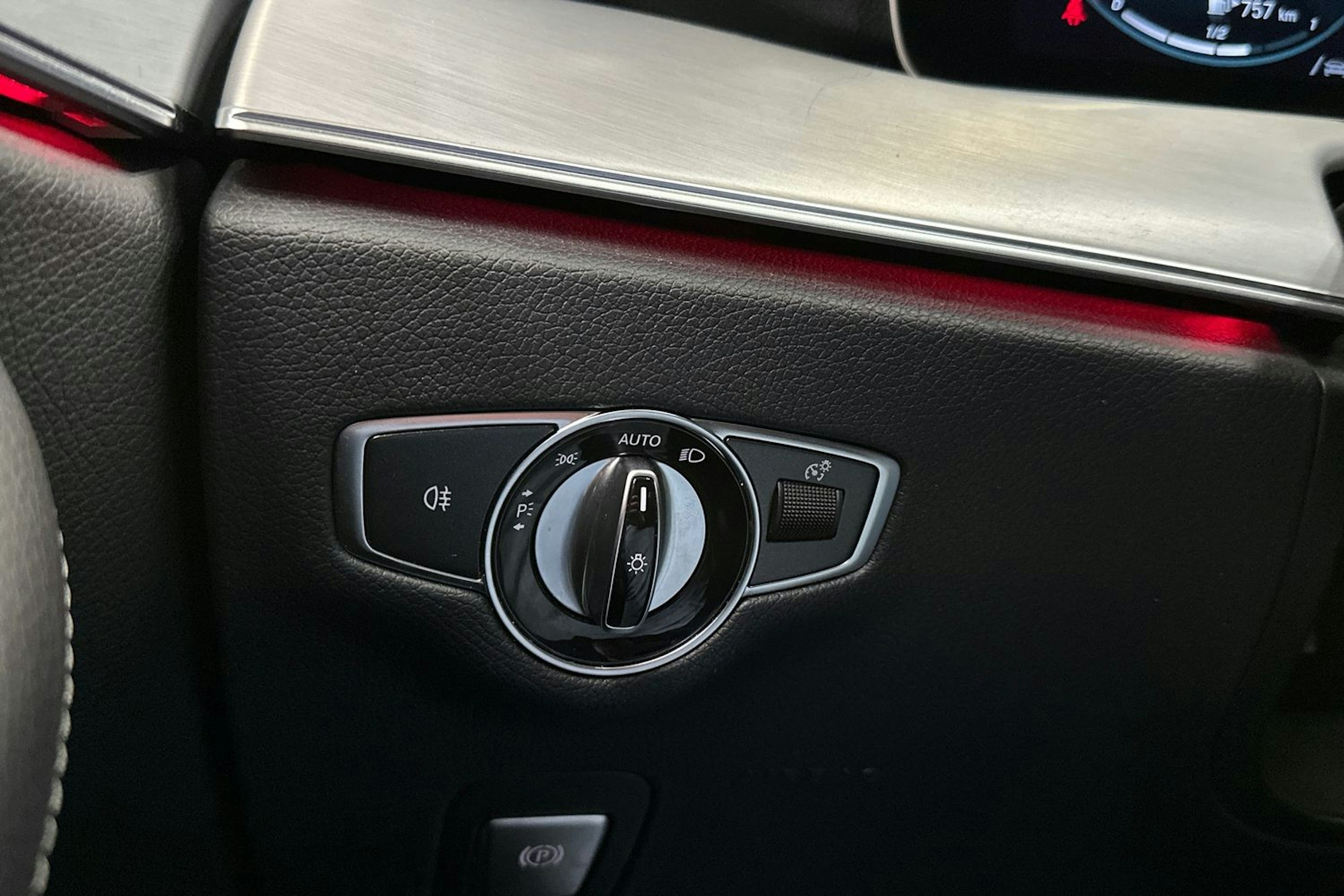 harmaa Mercedes-Benz E 2021 kuva 30.
