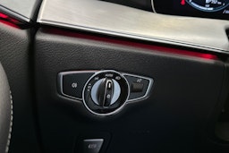 harmaa Mercedes-Benz E 2021 kuva 30.
