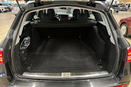 harmaa Mercedes-Benz E 2021 kuva 33.