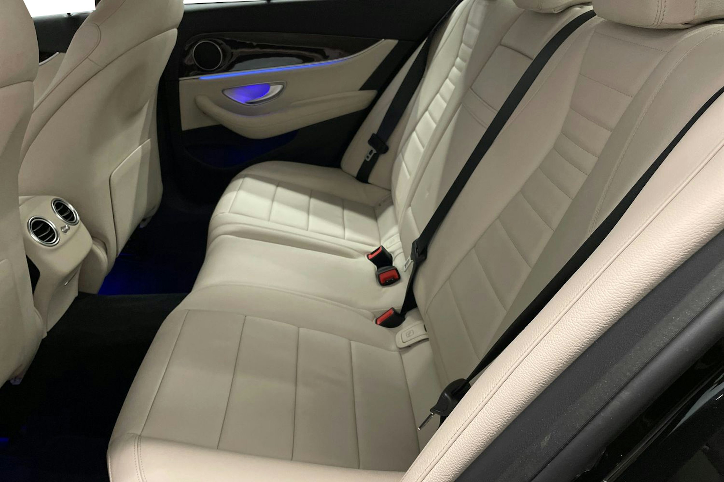 Musta Mercedes-Benz E 2021 kuva 10.