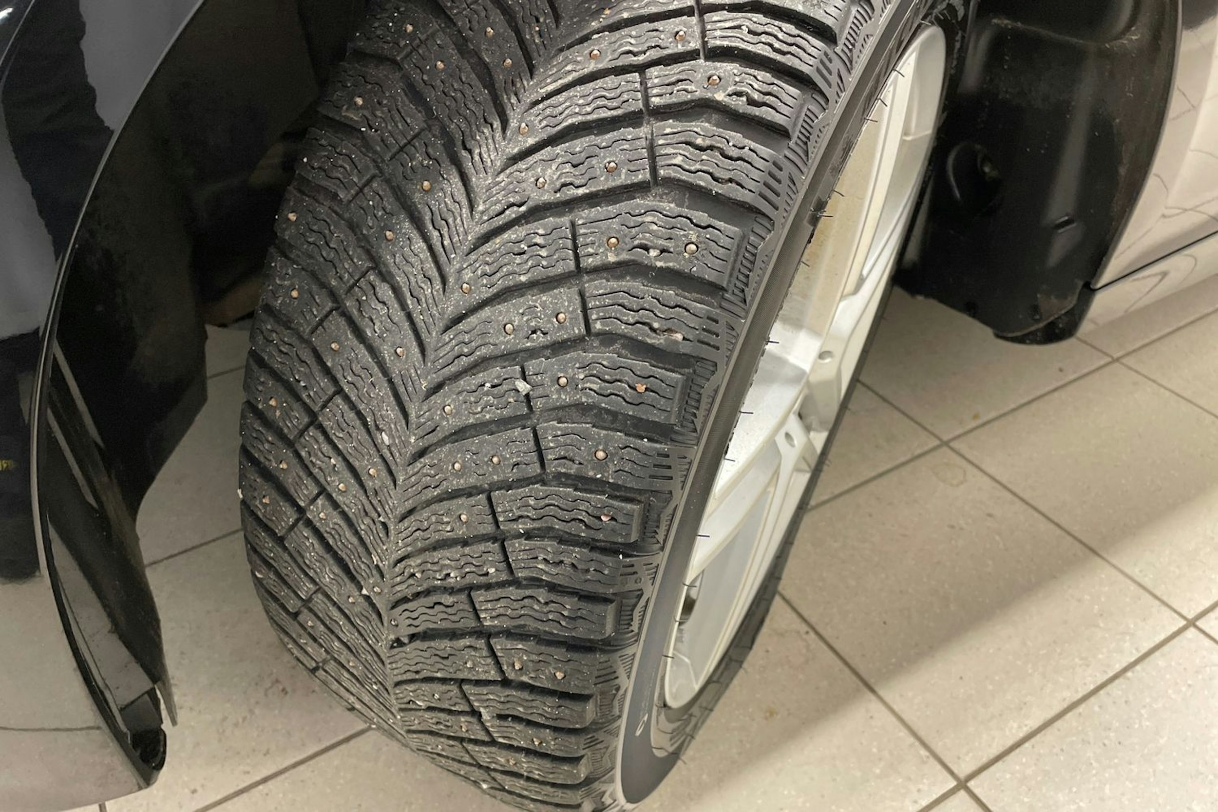 Musta Mercedes-Benz E 2021 kuva 13.