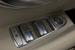 Musta Mercedes-Benz E 2021 kuva 14.