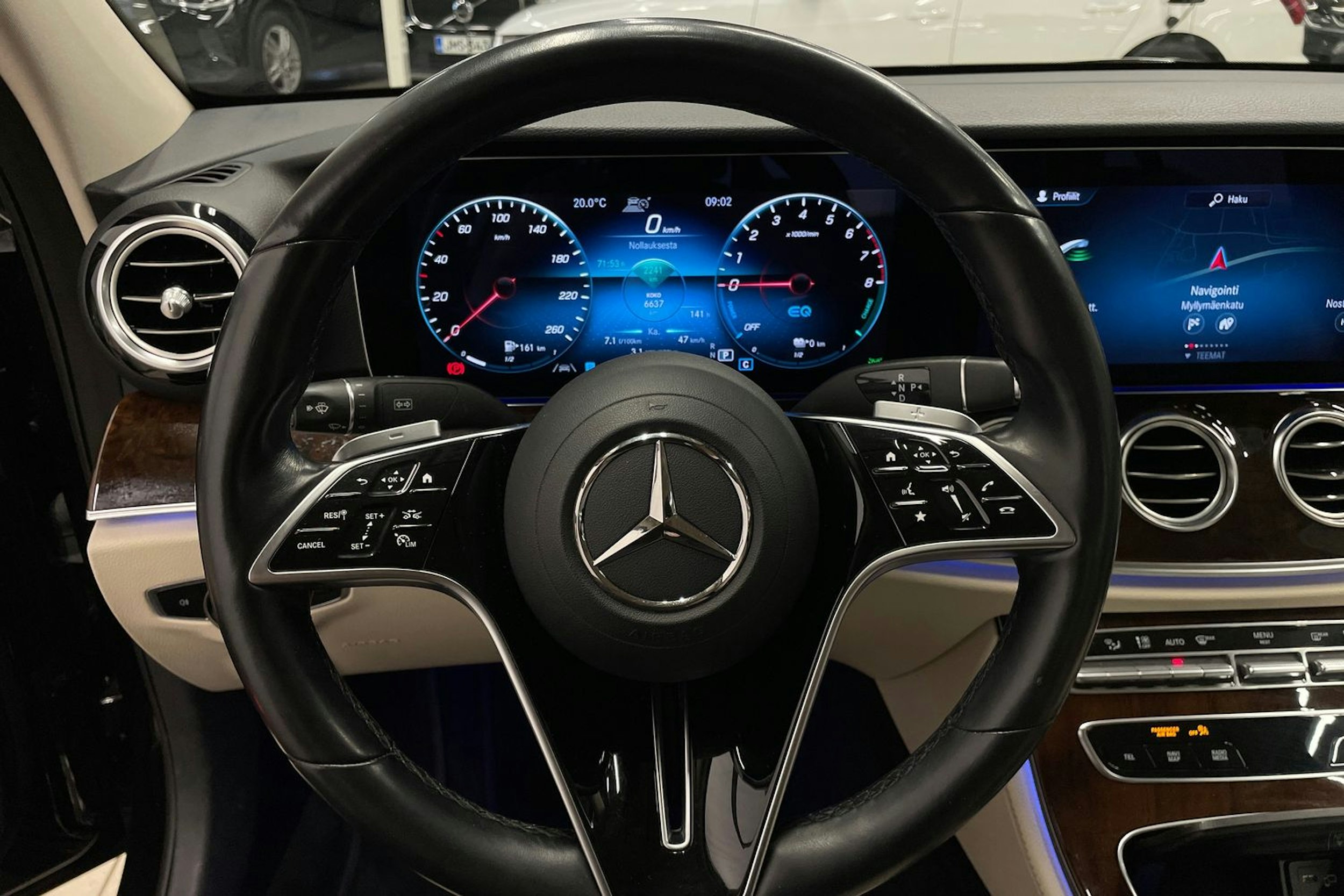 Musta Mercedes-Benz E 2021 kuva 16.