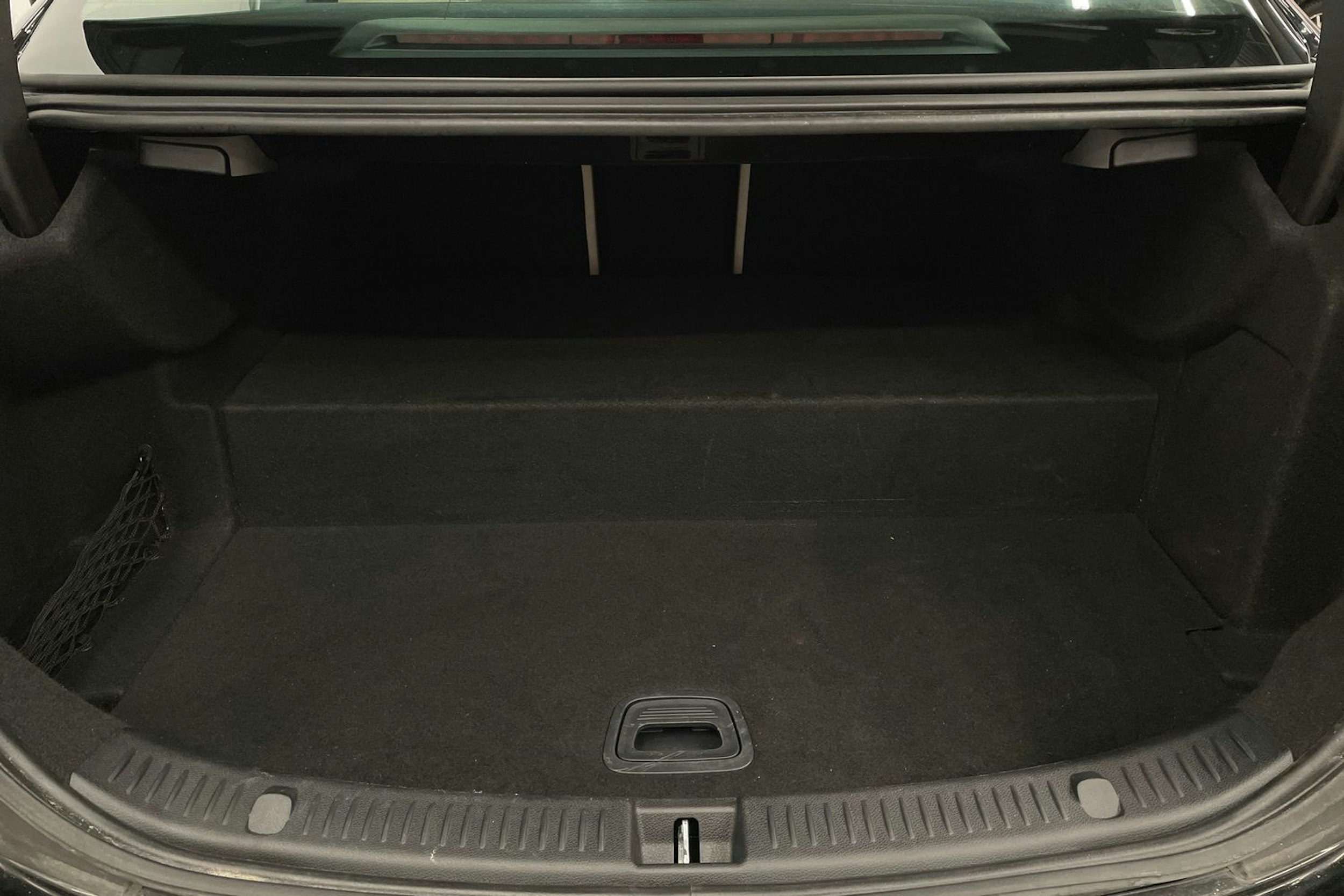 Musta Mercedes-Benz E 2021 kuva 23.