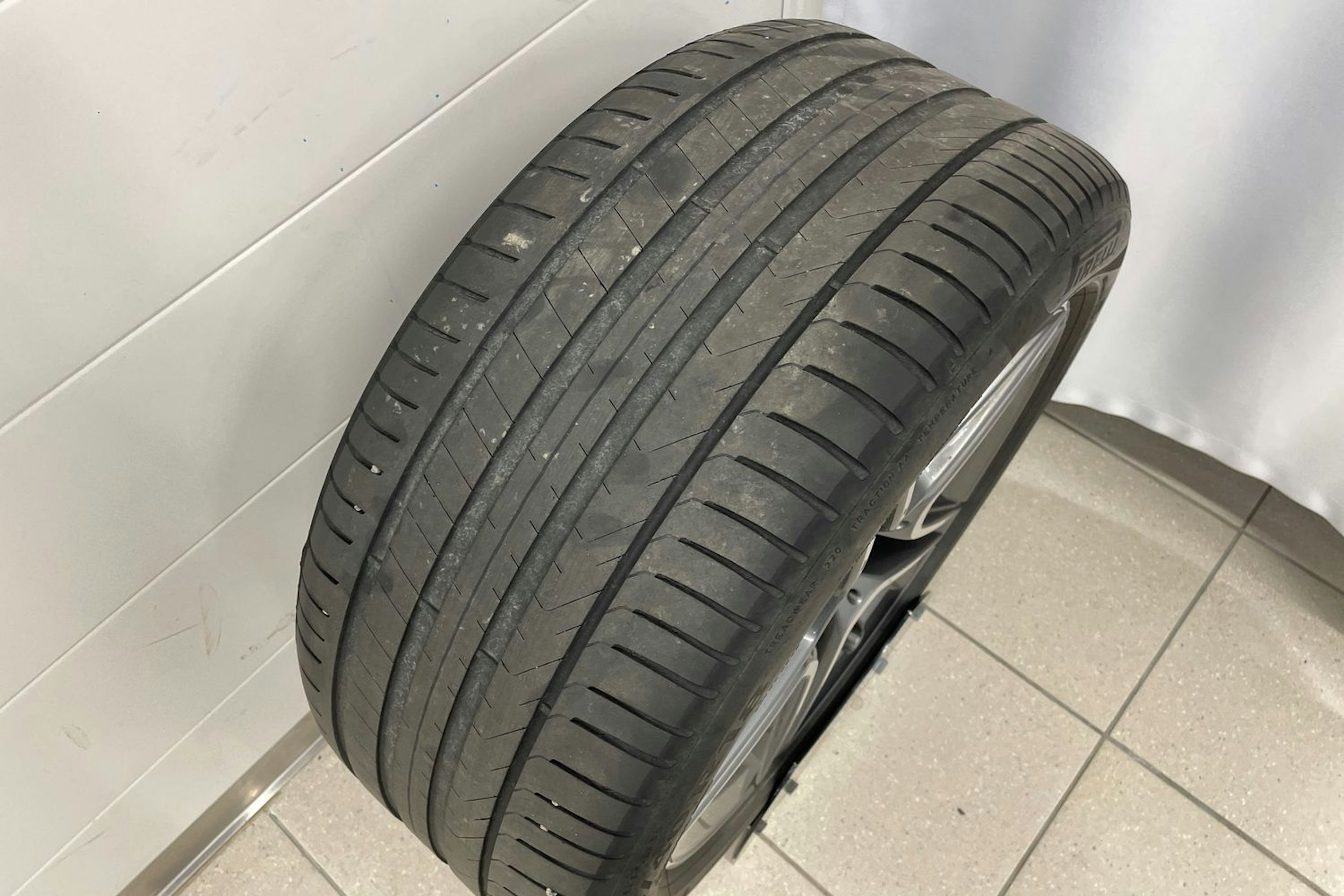 Musta Mercedes-Benz E 2021 kuva 25.