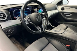 Musta Mercedes-Benz E 2021 kuva 3.