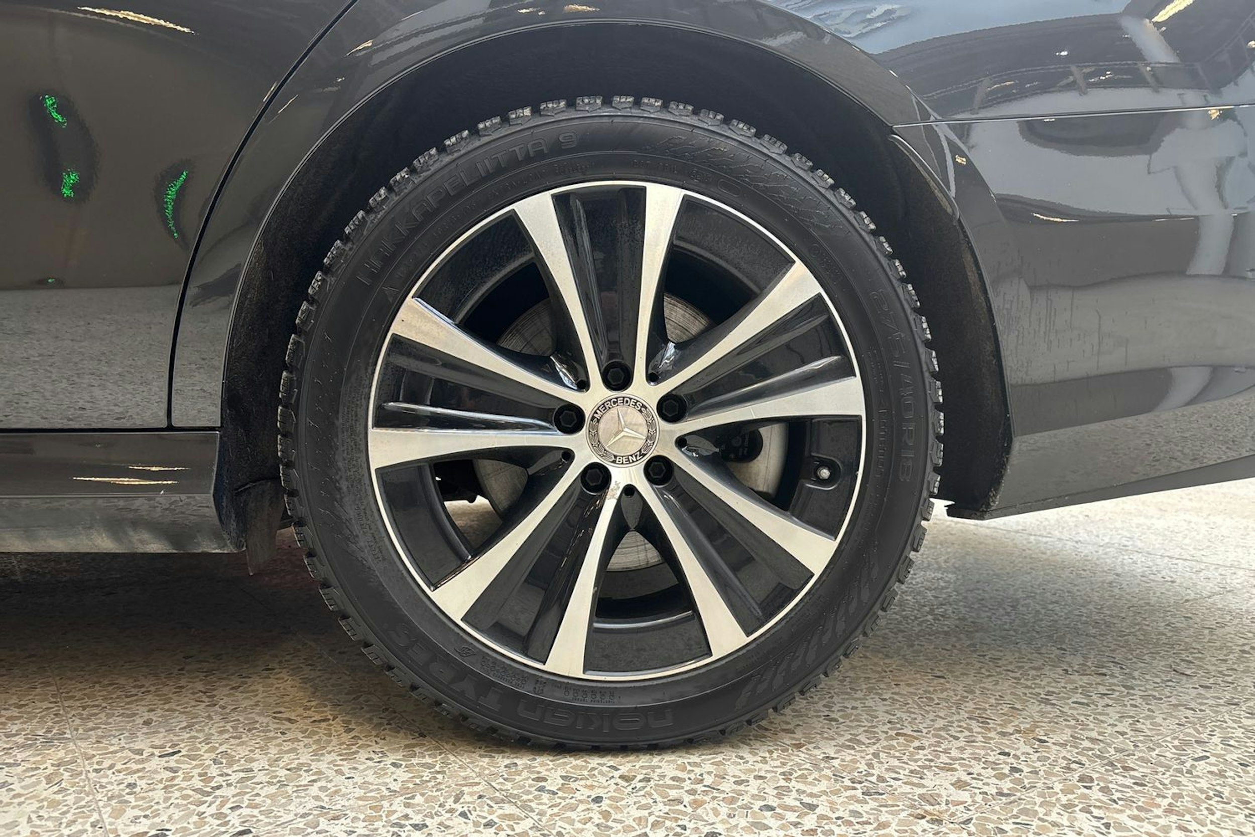 harmaa Mercedes-Benz E 2021 kuva 13.