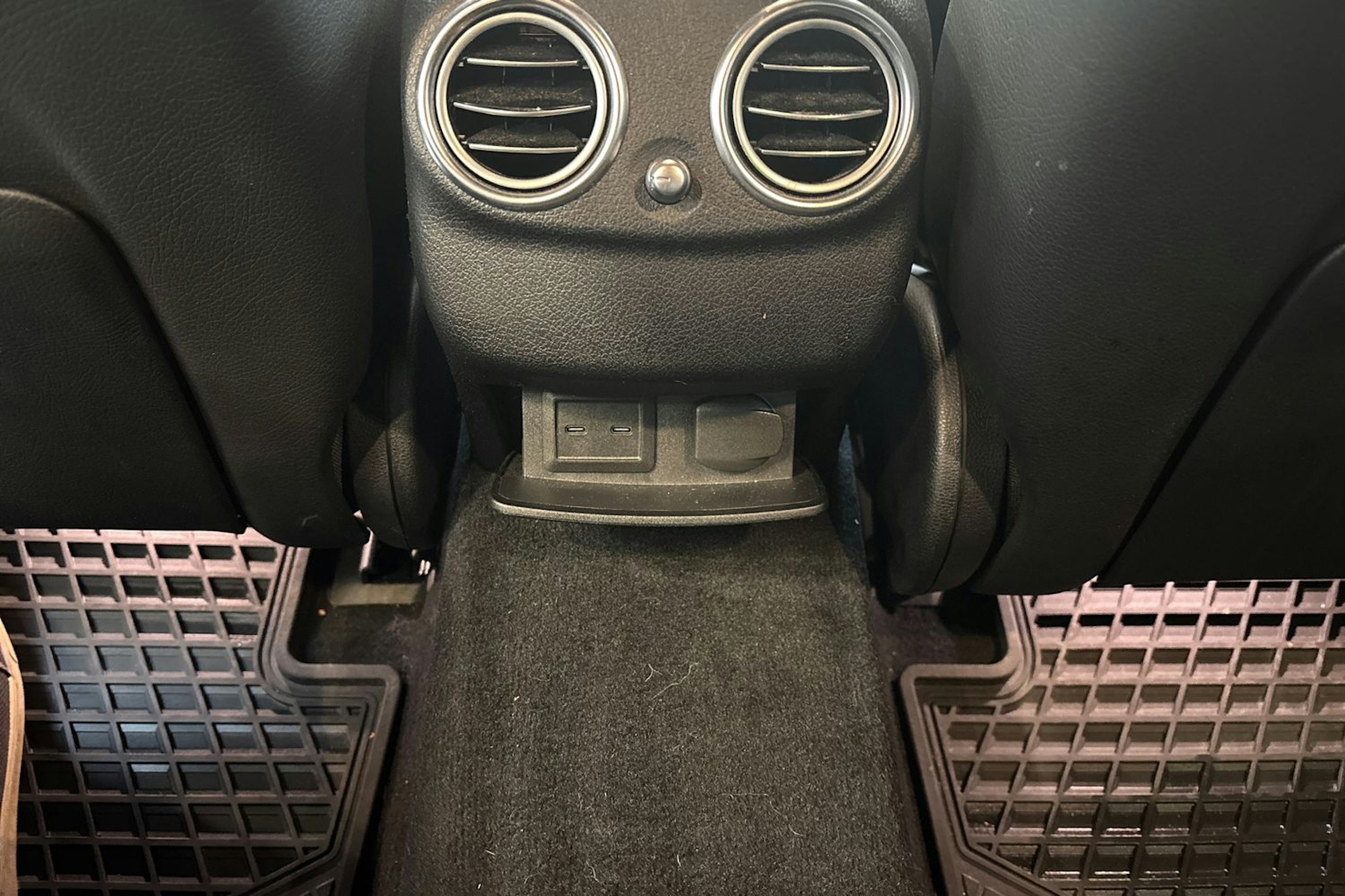 harmaa Mercedes-Benz E 2021 kuva 18.