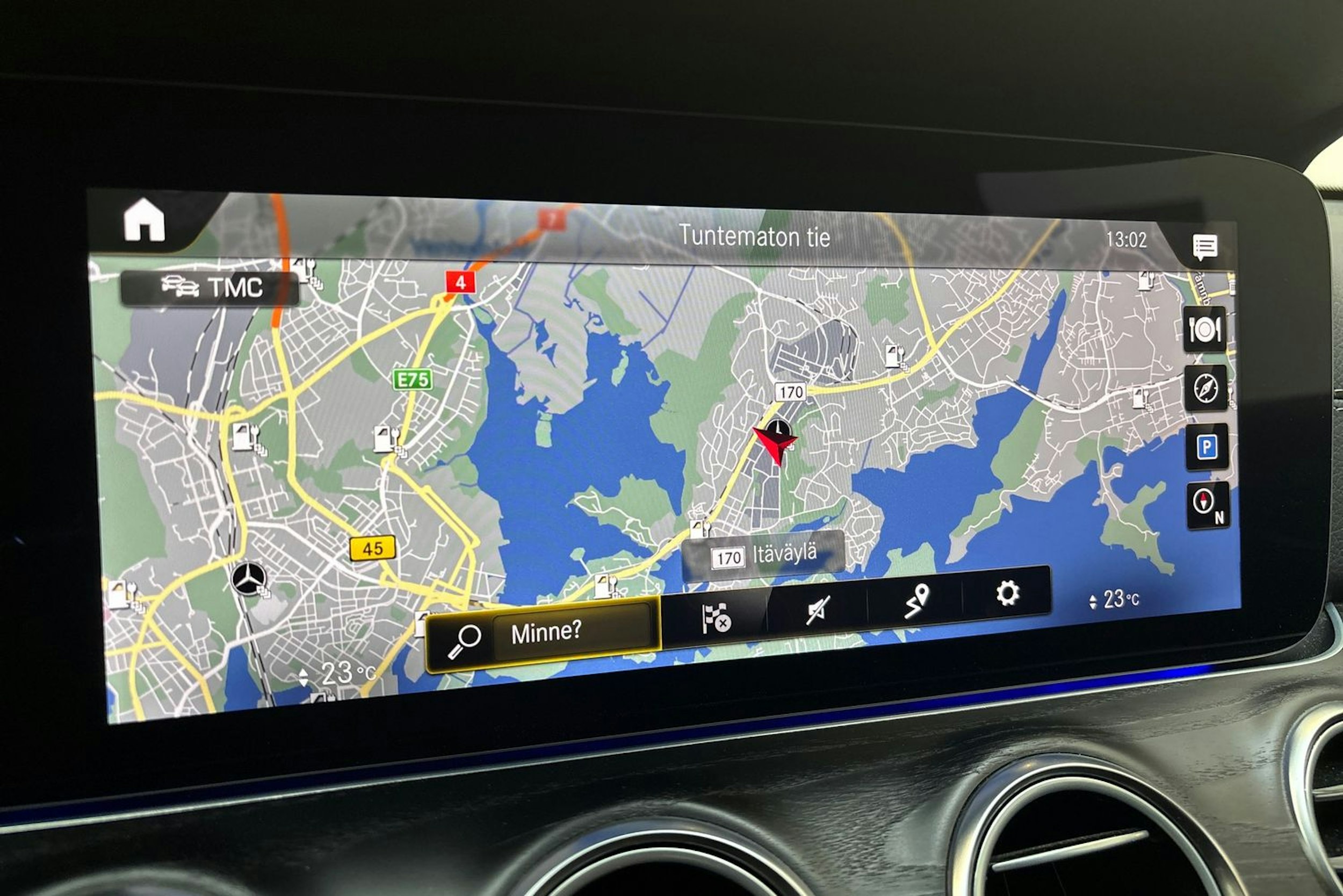 harmaa Mercedes-Benz E 2021 kuva 26.