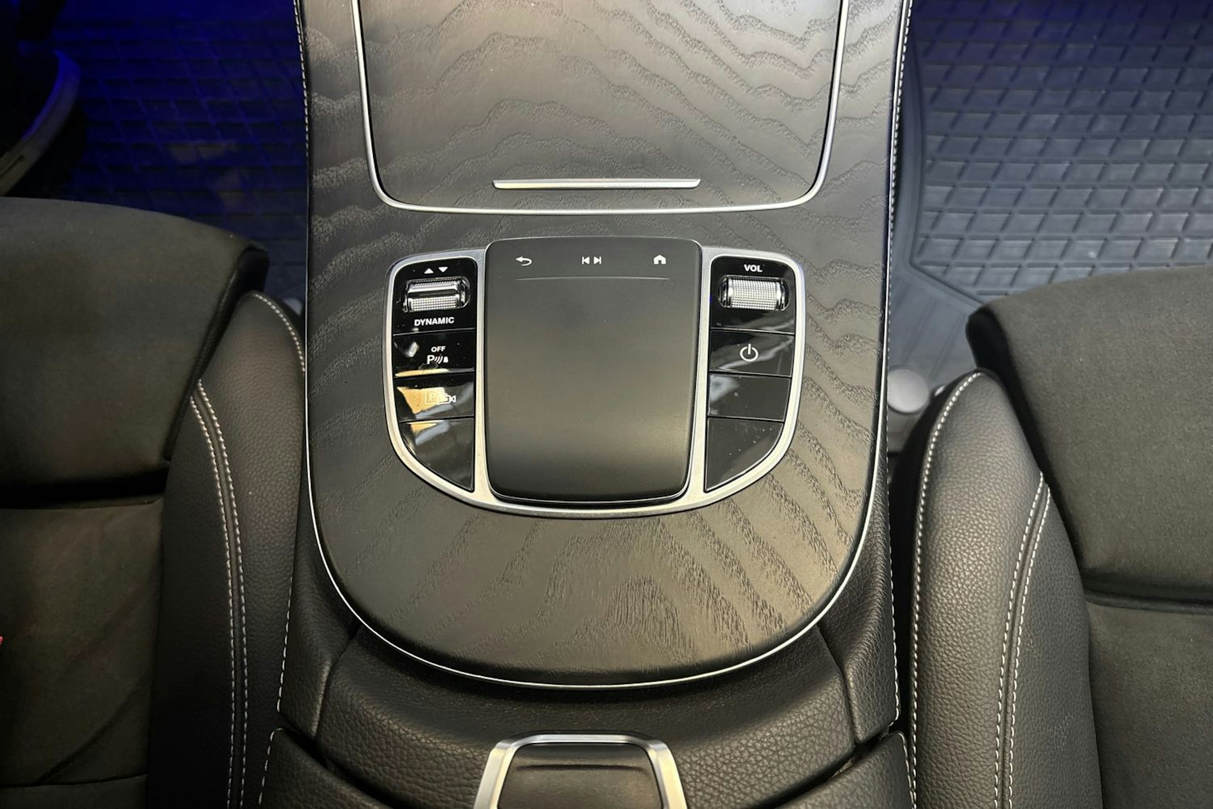 harmaa Mercedes-Benz E 2021 kuva 29.