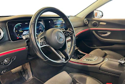 Valkoinen Mercedes-Benz E 2021 kuva 3.