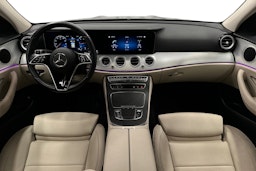 musta Mercedes-Benz E 2021 kuva 12.