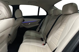 musta Mercedes-Benz E 2021 kuva 13.