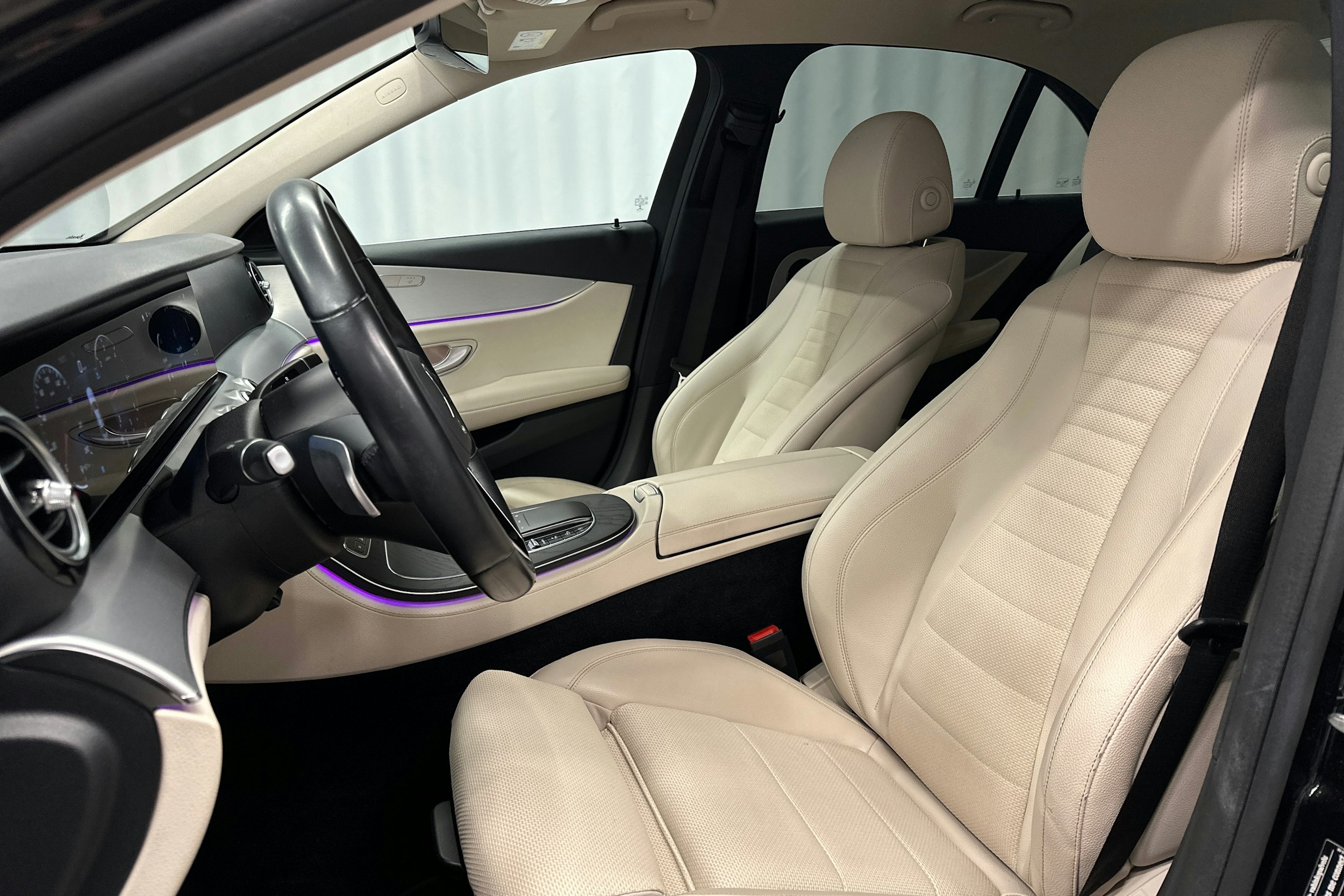 musta Mercedes-Benz E 2021 kuva 19.