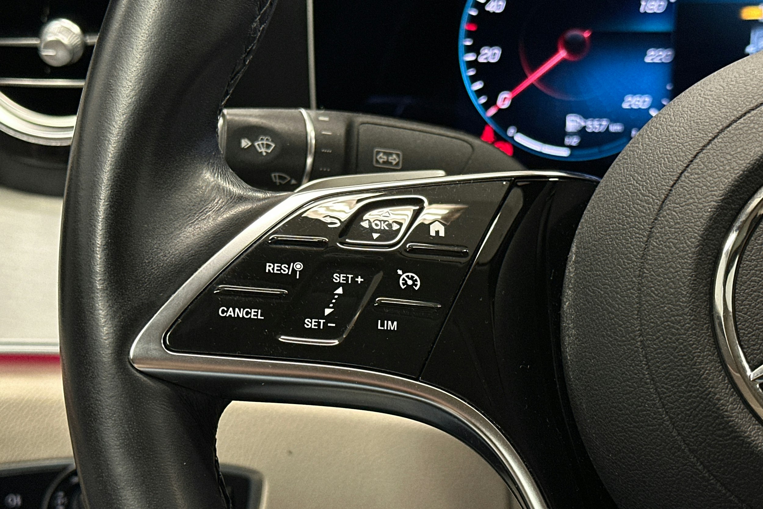 musta Mercedes-Benz E 2021 kuva 21.