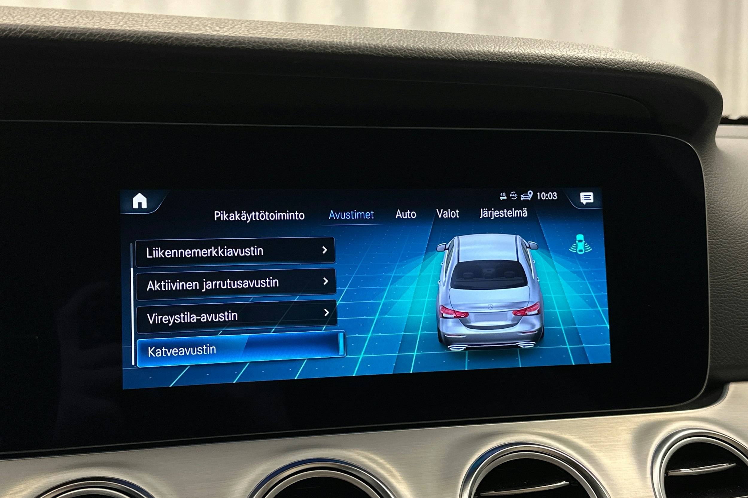 musta Mercedes-Benz E 2021 kuva 30.