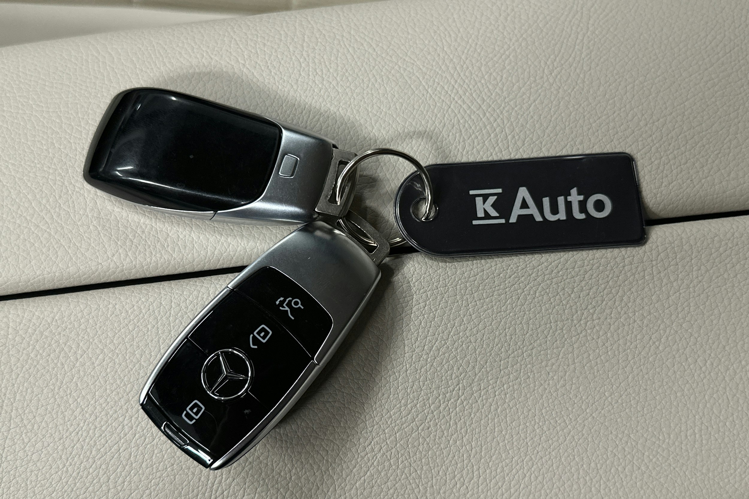 musta Mercedes-Benz E 2021 kuva 35.