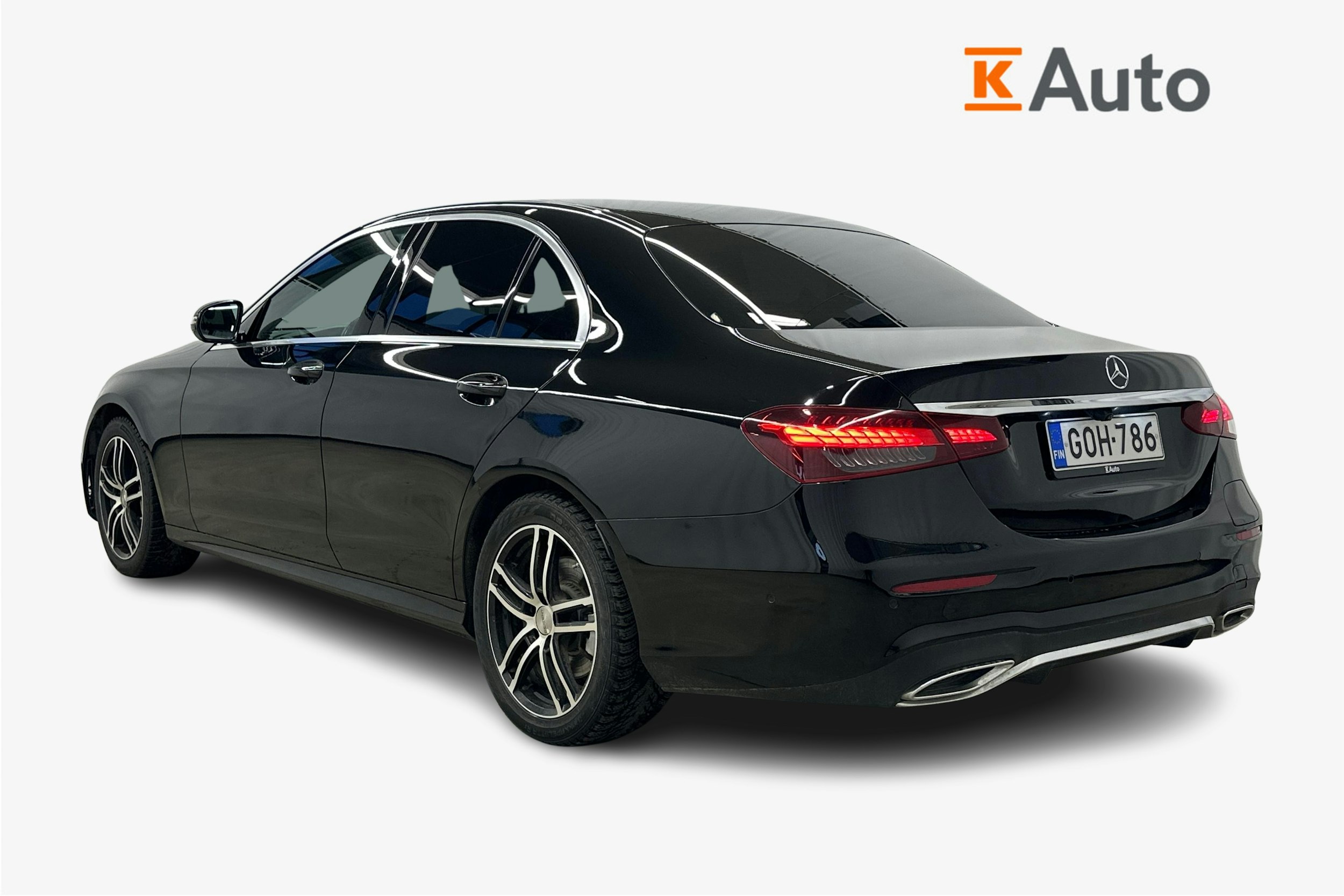 musta Mercedes-Benz E 2021 kuva 2.