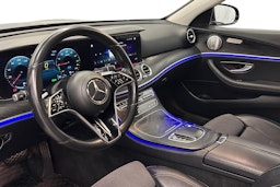 musta Mercedes-Benz E 2021 kuva 6.