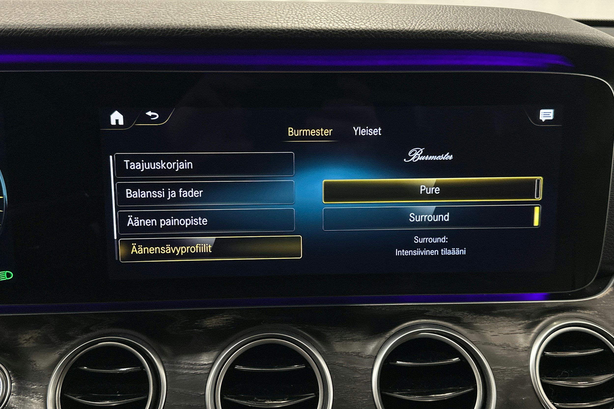 musta Mercedes-Benz E 2021 kuva 21.