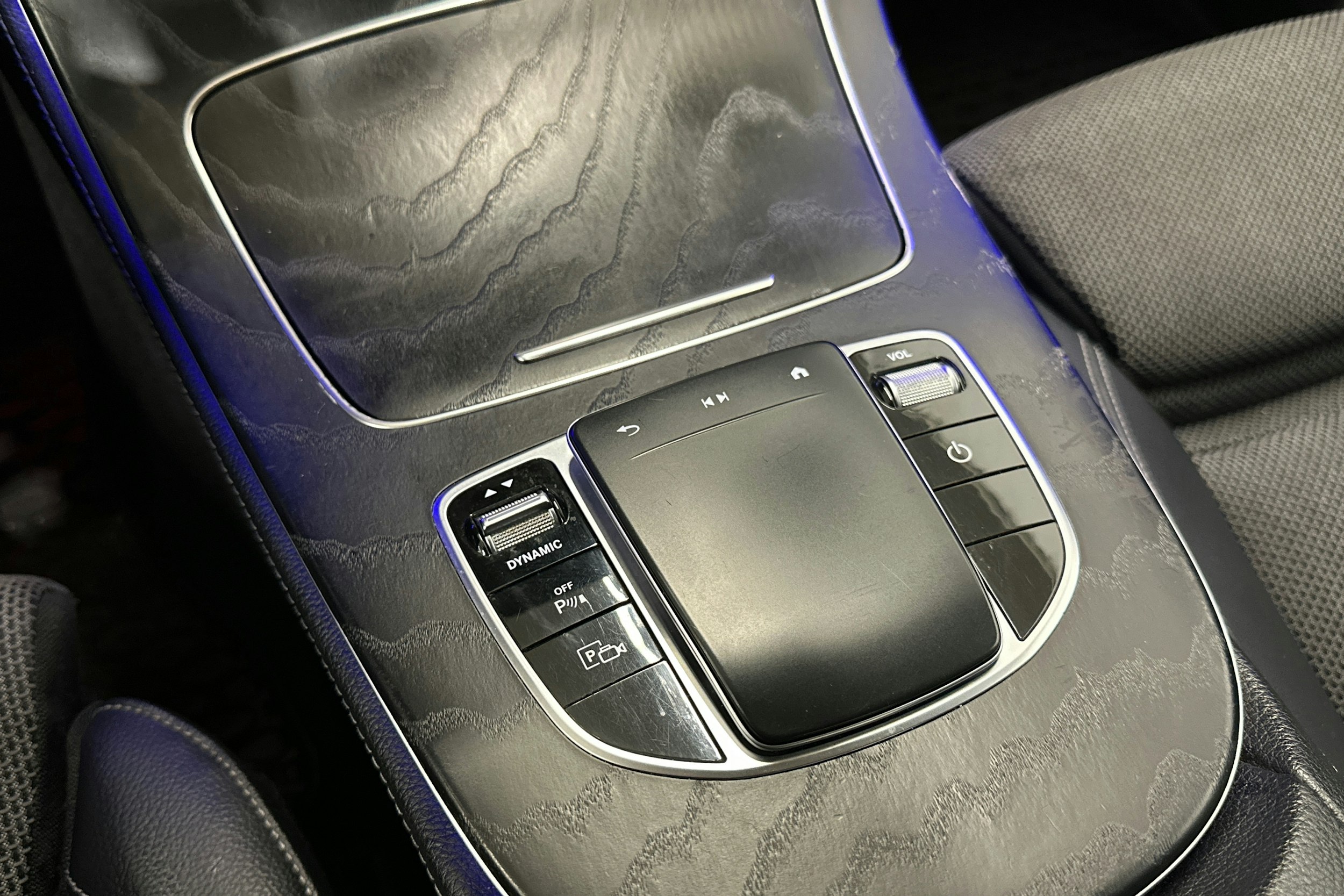 musta Mercedes-Benz E 2021 kuva 22.