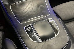 musta Mercedes-Benz E 2021 kuva 22.