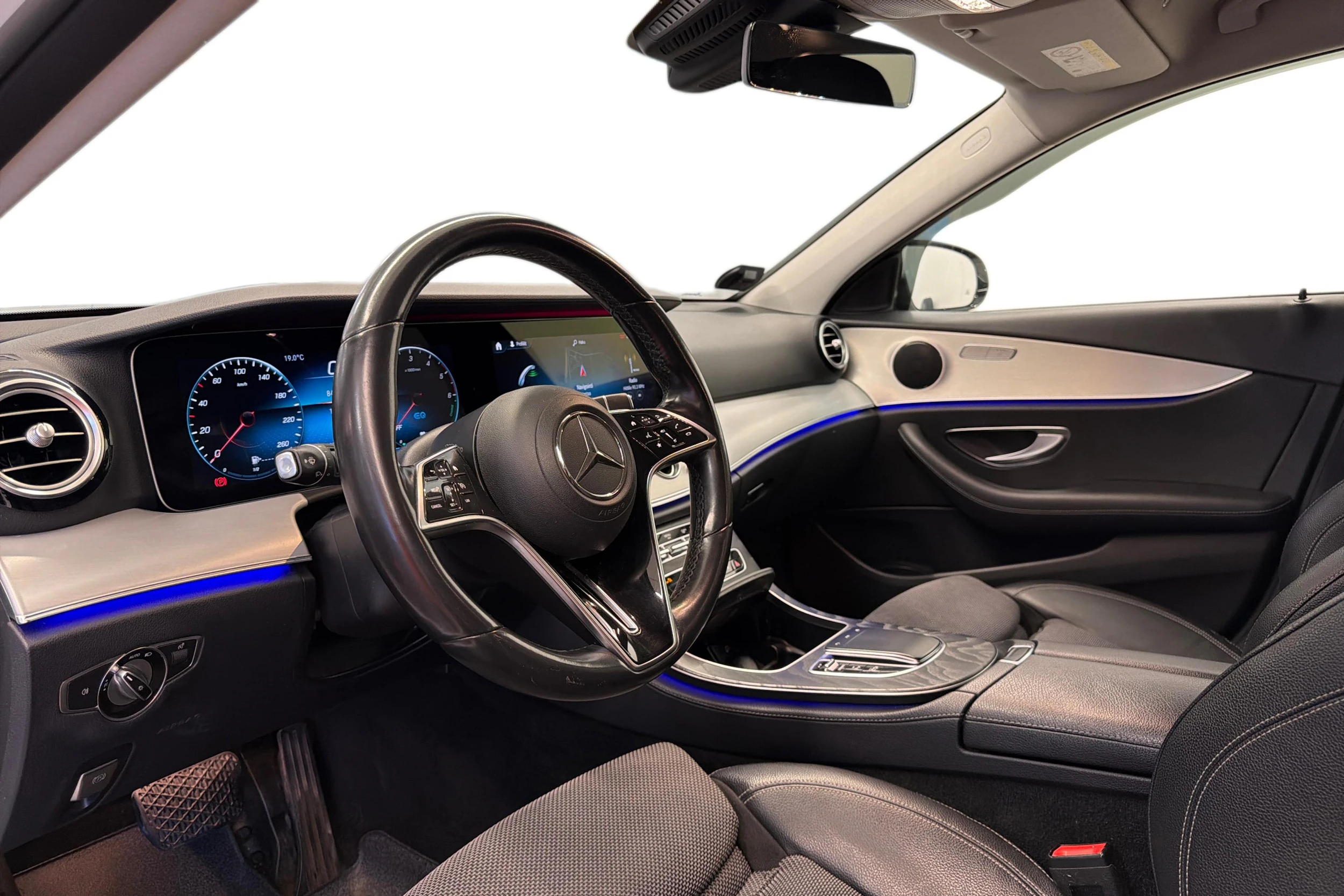 Valkoinen Mercedes-Benz E 2021 kuva 6.