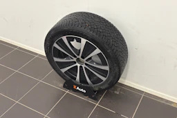 Valkoinen Mercedes-Benz E 2021 kuva 10.