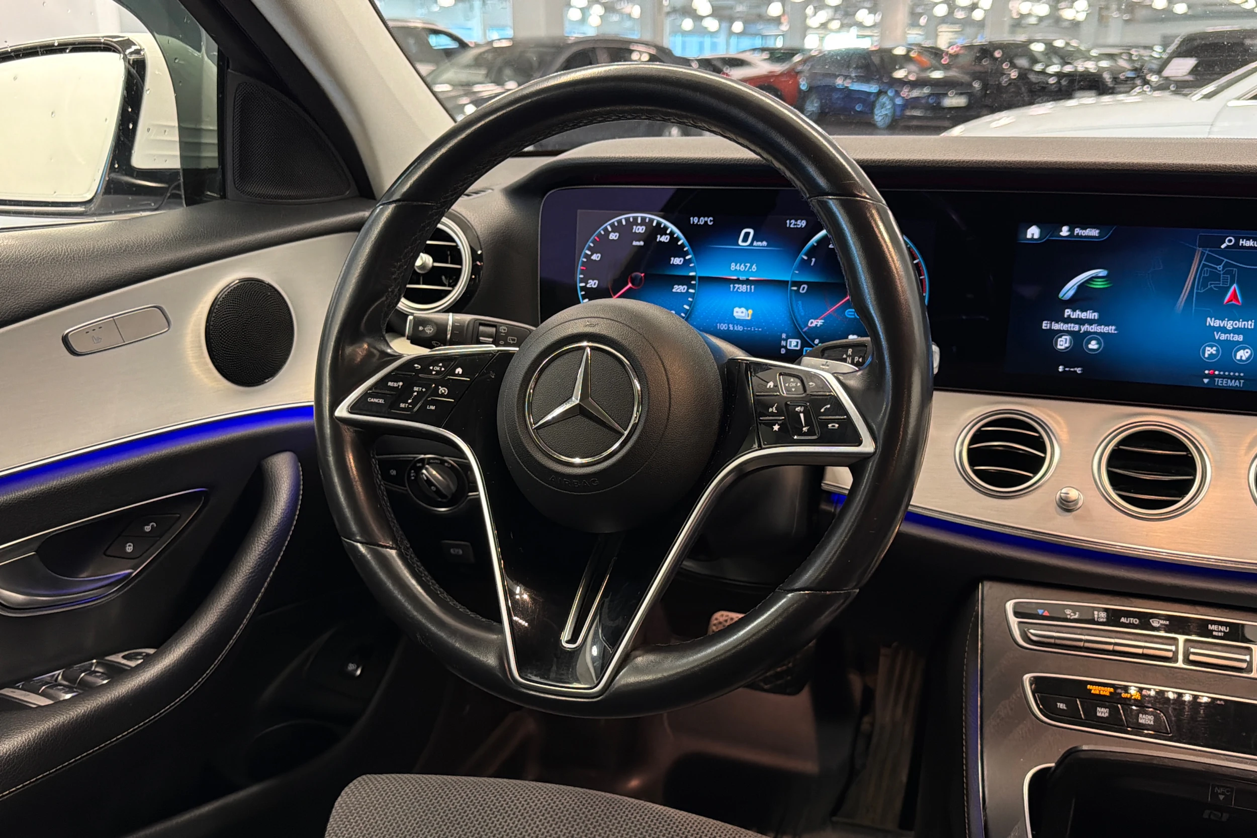 Valkoinen Mercedes-Benz E 2021 kuva 14.