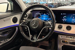 Valkoinen Mercedes-Benz E 2021 kuva 14.