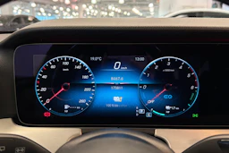 Valkoinen Mercedes-Benz E 2021 kuva 18.