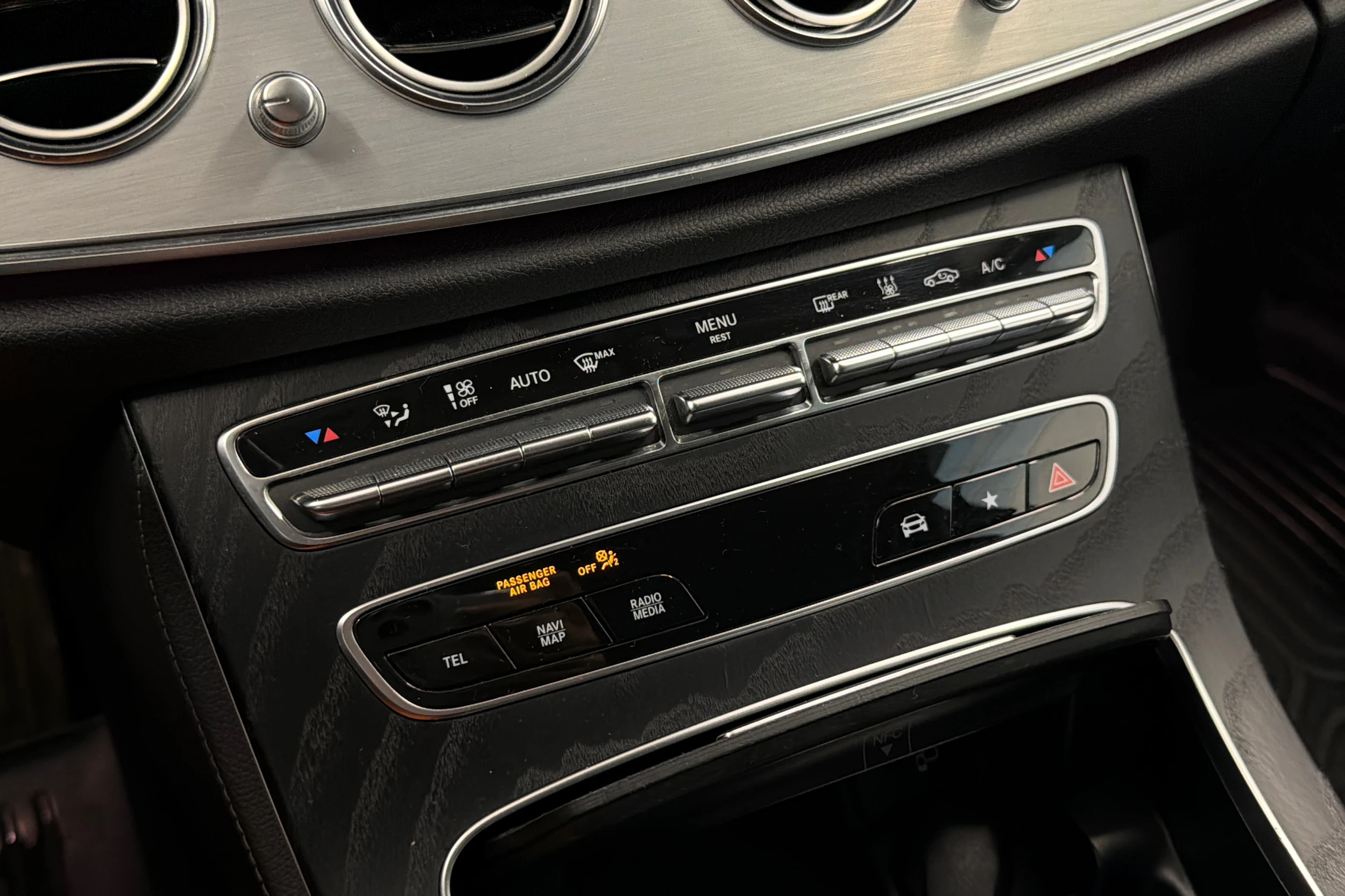 Valkoinen Mercedes-Benz E 2021 kuva 22.