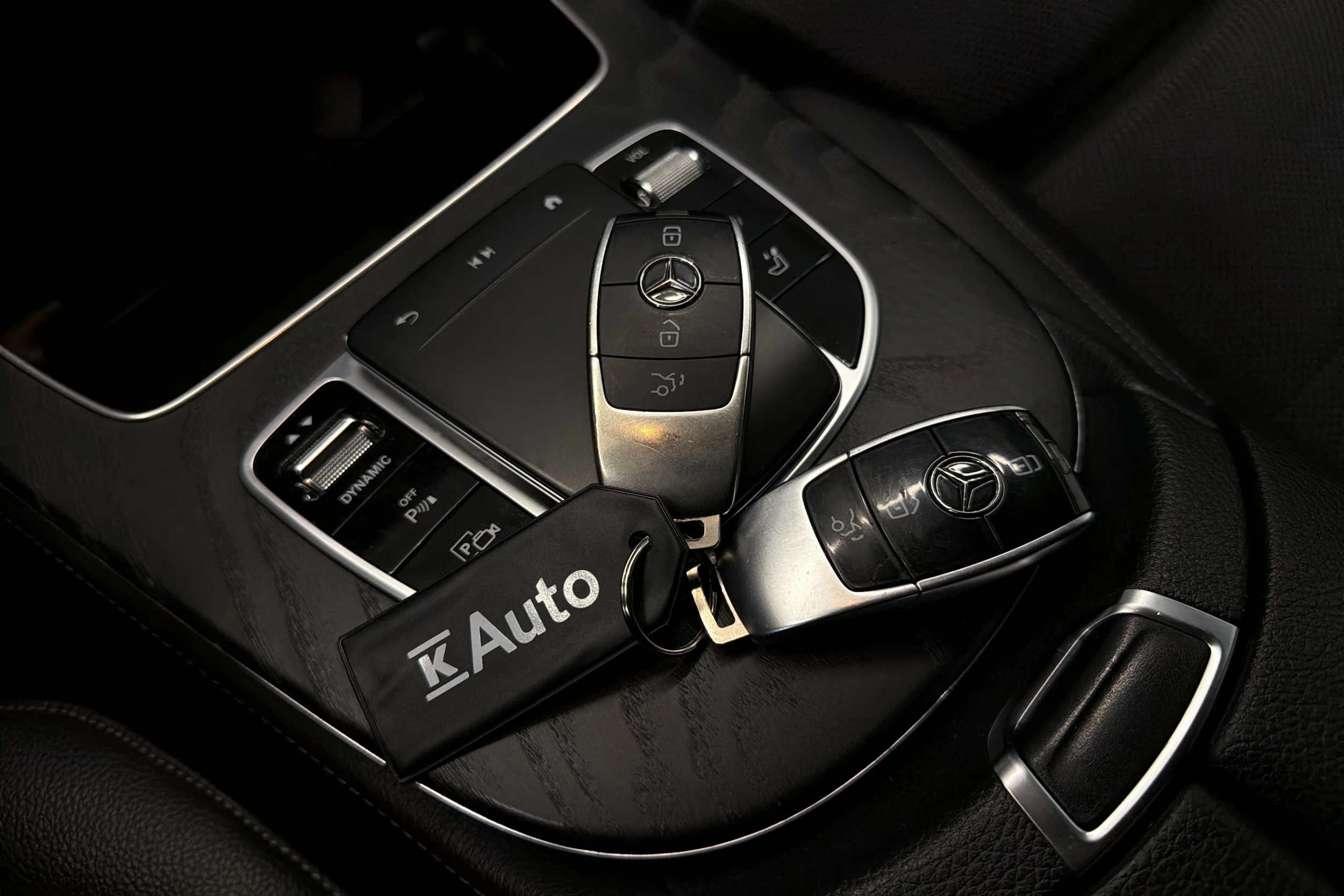 Valkoinen Mercedes-Benz E 2021 kuva 30.