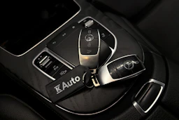 Valkoinen Mercedes-Benz E 2021 kuva 30.