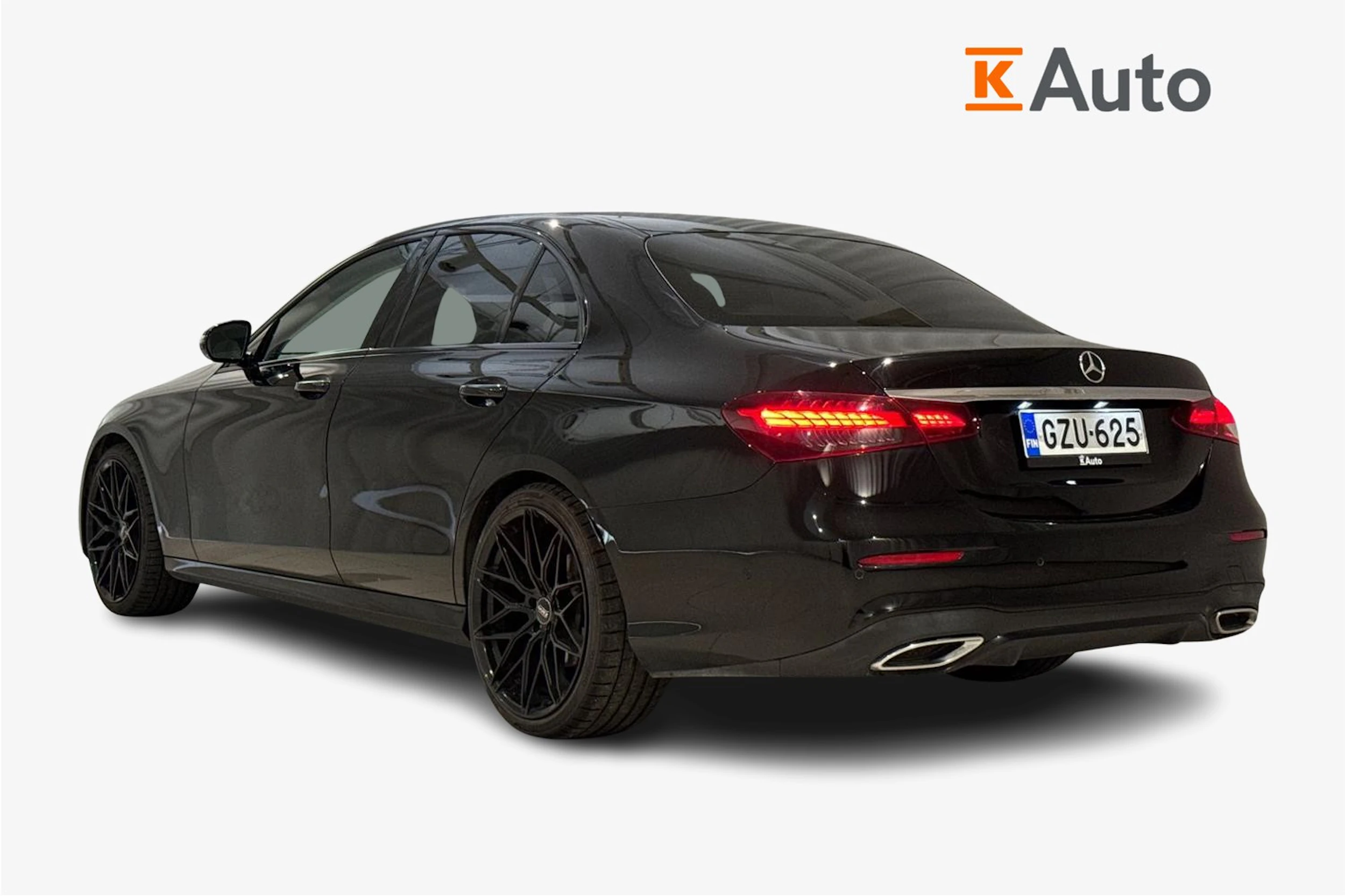 musta Mercedes-Benz E 2021 kuva 2.