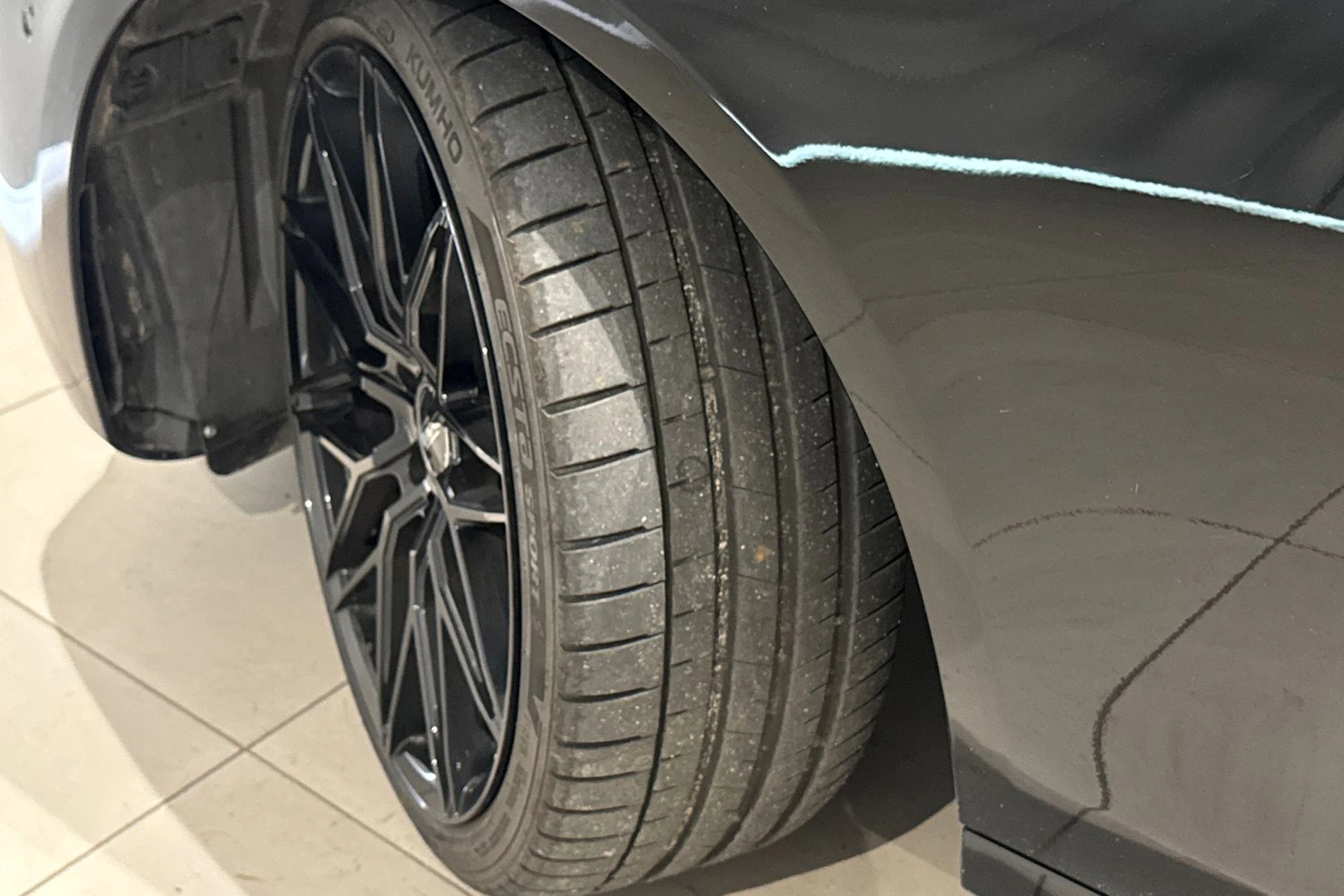 musta Mercedes-Benz E 2021 kuva 10.