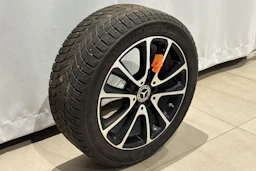 musta Mercedes-Benz E 2021 kuva 11.