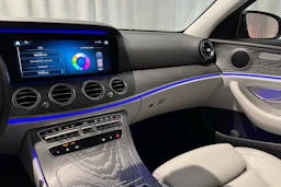 musta Mercedes-Benz E 2021 kuva 24.