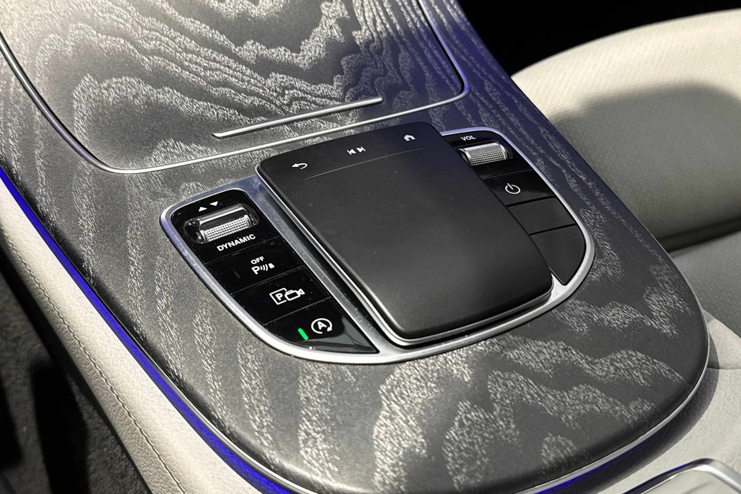 musta Mercedes-Benz E 2021 kuva 26.