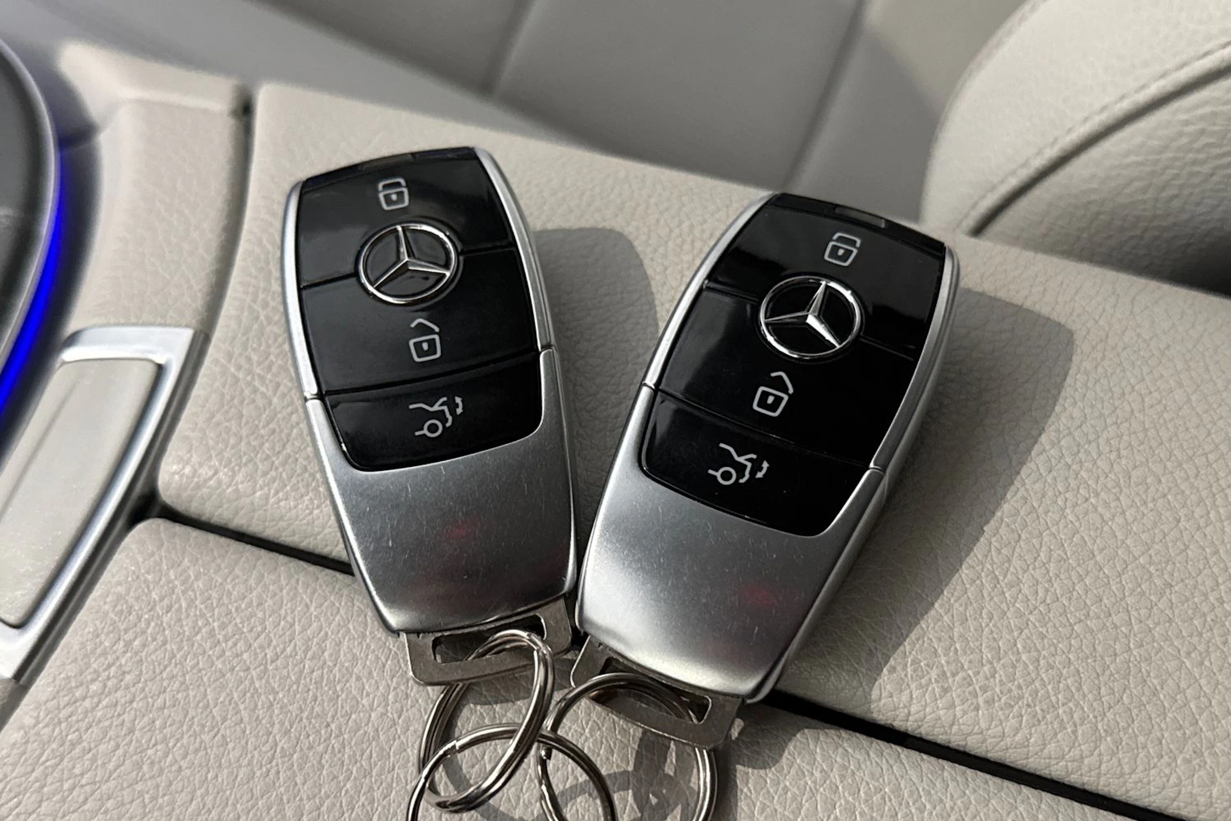 musta Mercedes-Benz E 2021 kuva 28.