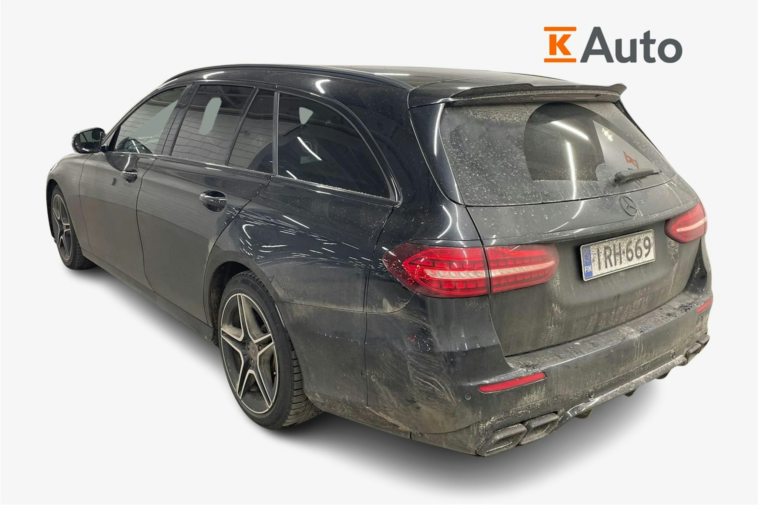 musta Mercedes-Benz E 2021 kuva 2.