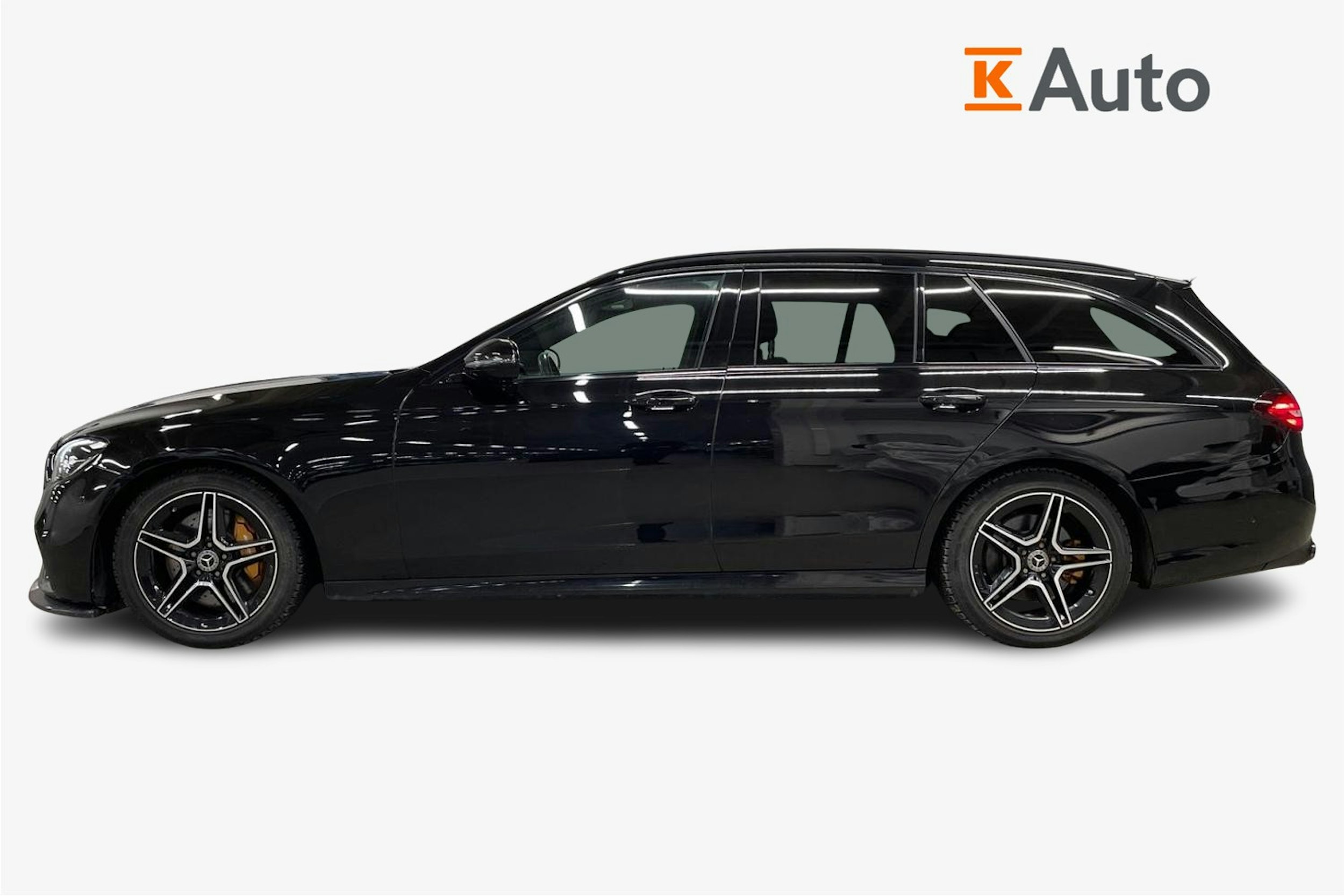 musta Mercedes-Benz E 2021 kuva 6.