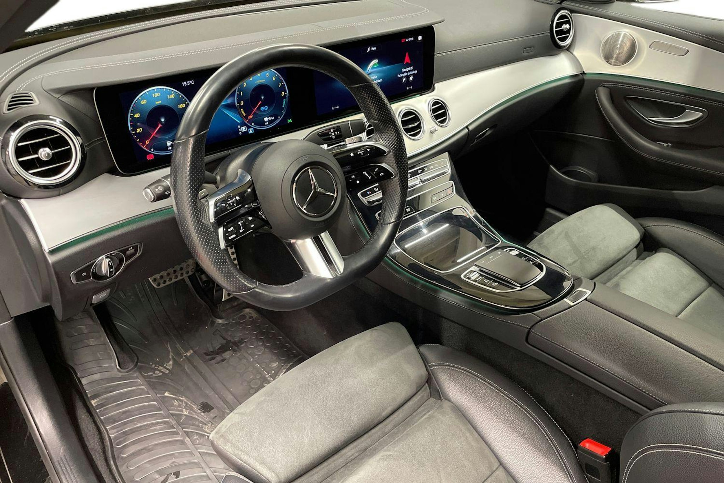 musta Mercedes-Benz E 2021 kuva 7.