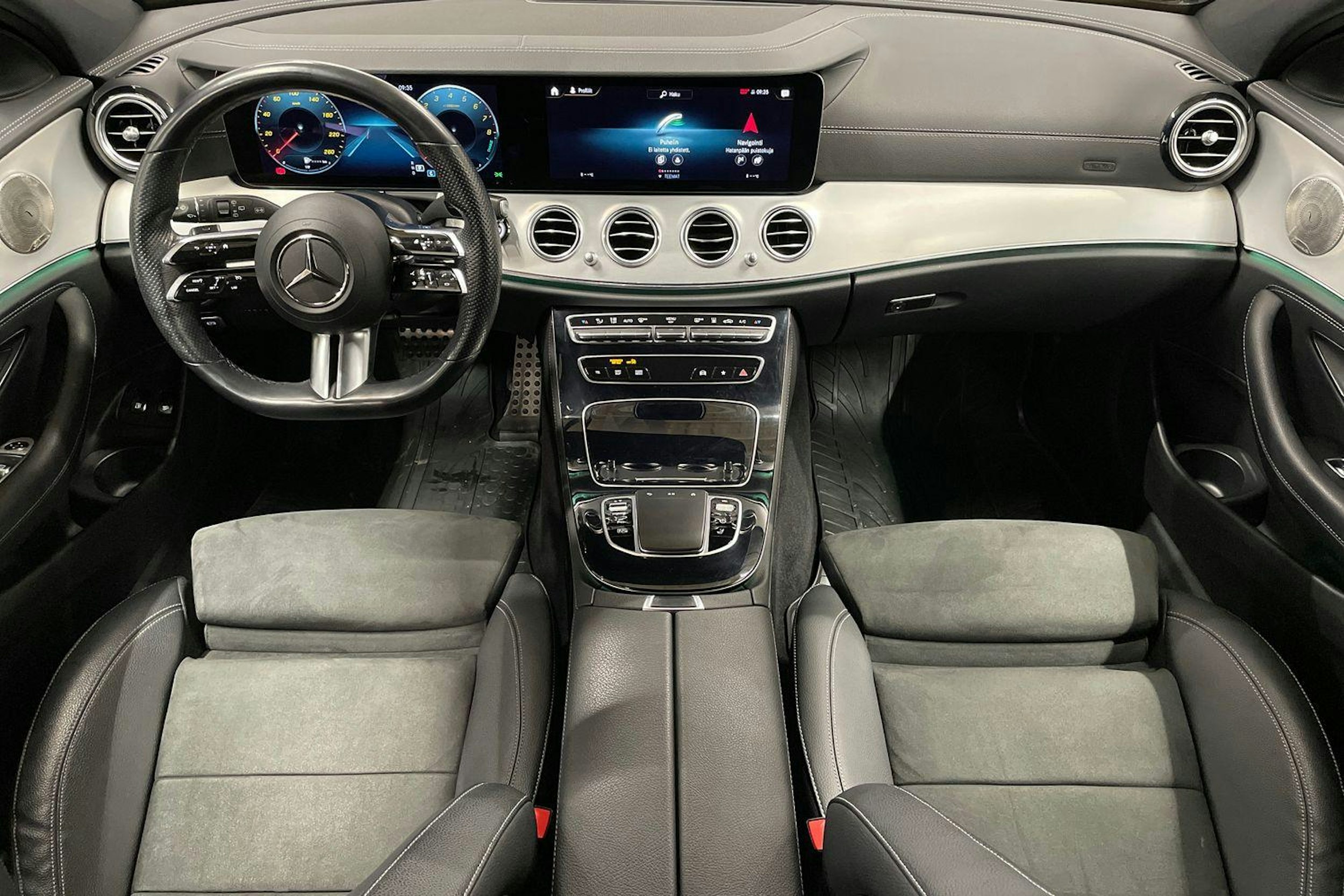 musta Mercedes-Benz E 2021 kuva 9.